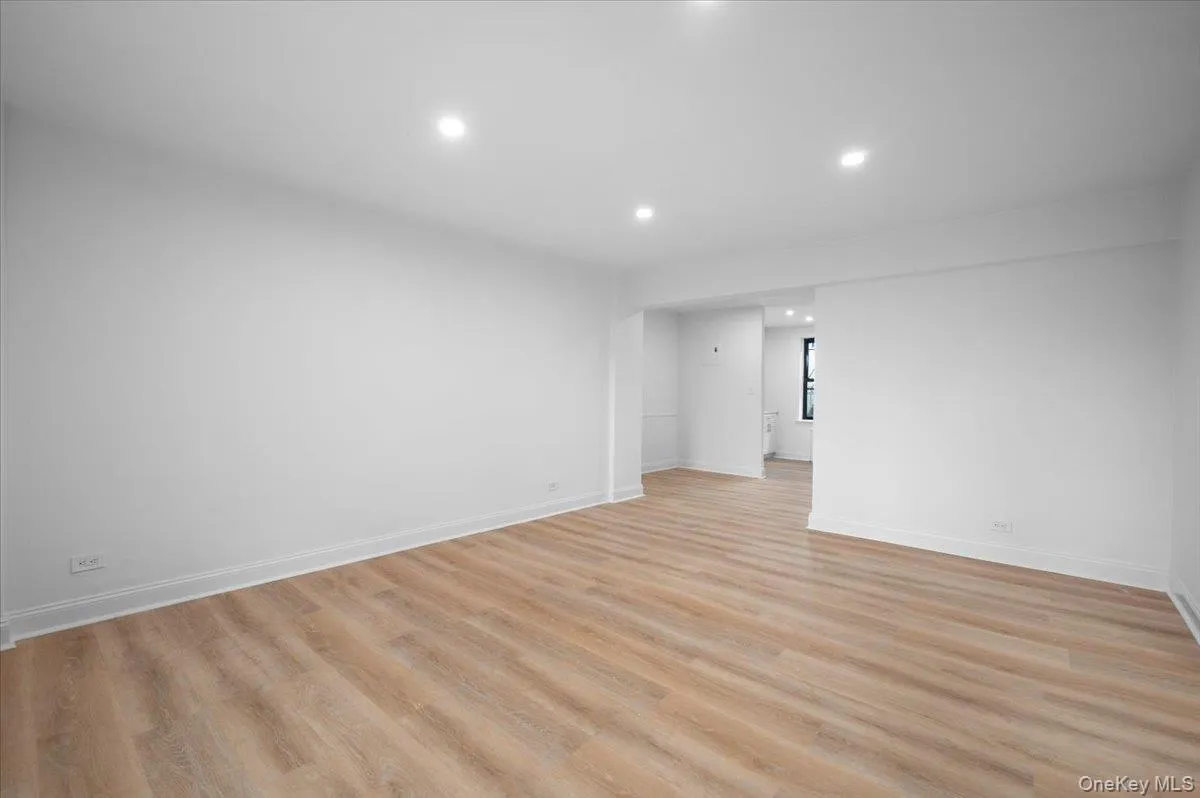 3840 Greystone Avenue, New York, NY, 1 Bedroom Bedrooms, 4 Rooms Rooms,1 BathroomBathrooms,Residential,For Rent,Greystone,0,980872 3840 Greystone Avenue, New York, NY, 1 Bedroom Bedrooms, 4 Rooms Rooms,1 BathroomBathrooms,Residential,For Rent,Greystone,0,980872