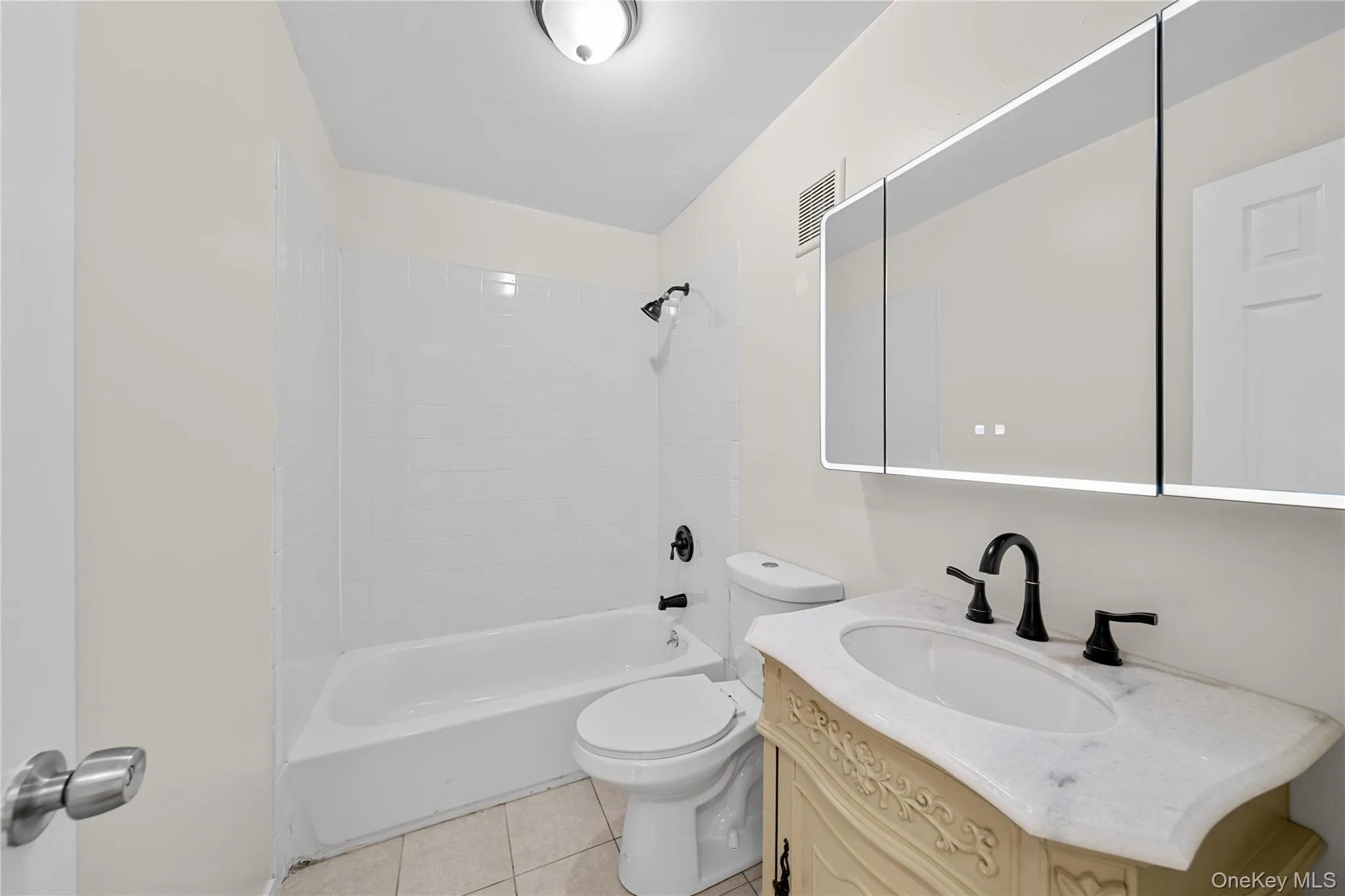 410 Jericho Turnpike, North Hempstead, NY, 1 Bedroom Bedrooms, 4 Rooms Rooms,1 BathroomBathrooms,Residential Lease,For Rent,Jericho,0,980898 410 Jericho Turnpike, North Hempstead, NY, 1 Bedroom Bedrooms, 4 Rooms Rooms,1 BathroomBathrooms,Residential Lease,For Rent,Jericho,0,980898