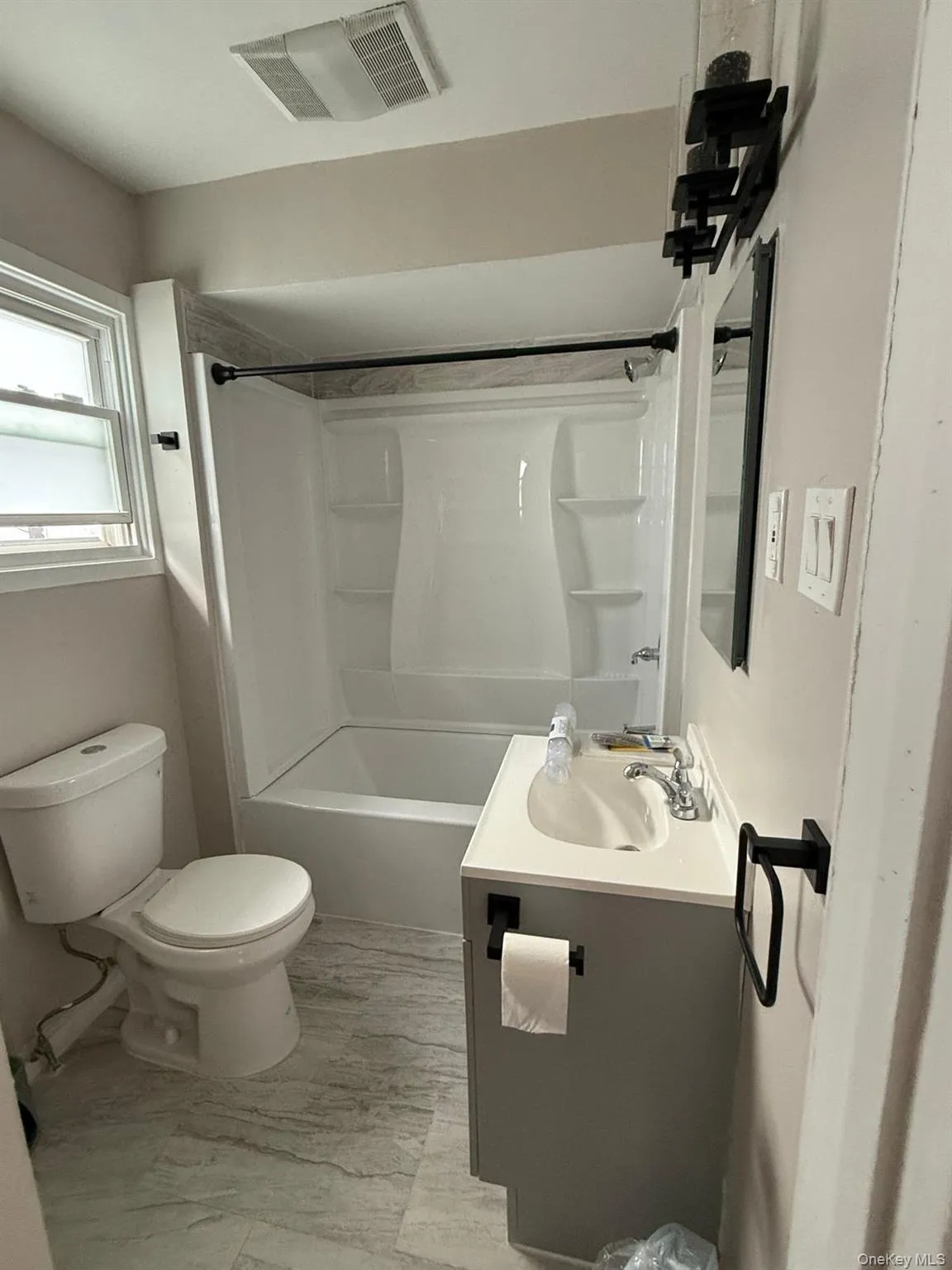 152 OLIVER AVENUE, Yonkers, NY, 3 Bedrooms Bedrooms, 6 Rooms Rooms,1 BathroomBathrooms,Residential Lease,For Rent,OLIVER AVENUE,0,980906 152 OLIVER AVENUE, Yonkers, NY, 3 Bedrooms Bedrooms, 6 Rooms Rooms,1 BathroomBathrooms,Residential Lease,For Rent,OLIVER AVENUE,0,980906