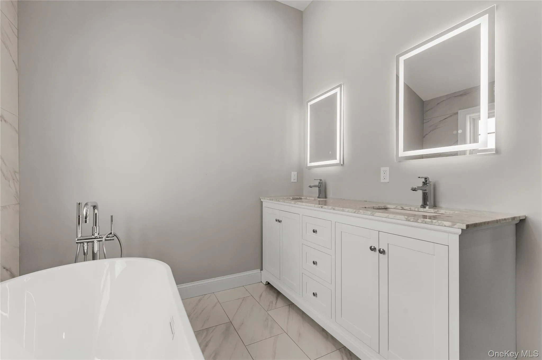 43 Barter Lane, Oyster Bay, NY, 5 Bedrooms Bedrooms, 9 Rooms Rooms,3 BathroomsBathrooms,Residential,For Rent,Barter,0,980913 43 Barter Lane, Oyster Bay, NY, 5 Bedrooms Bedrooms, 9 Rooms Rooms,3 BathroomsBathrooms,Residential,For Rent,Barter,0,980913