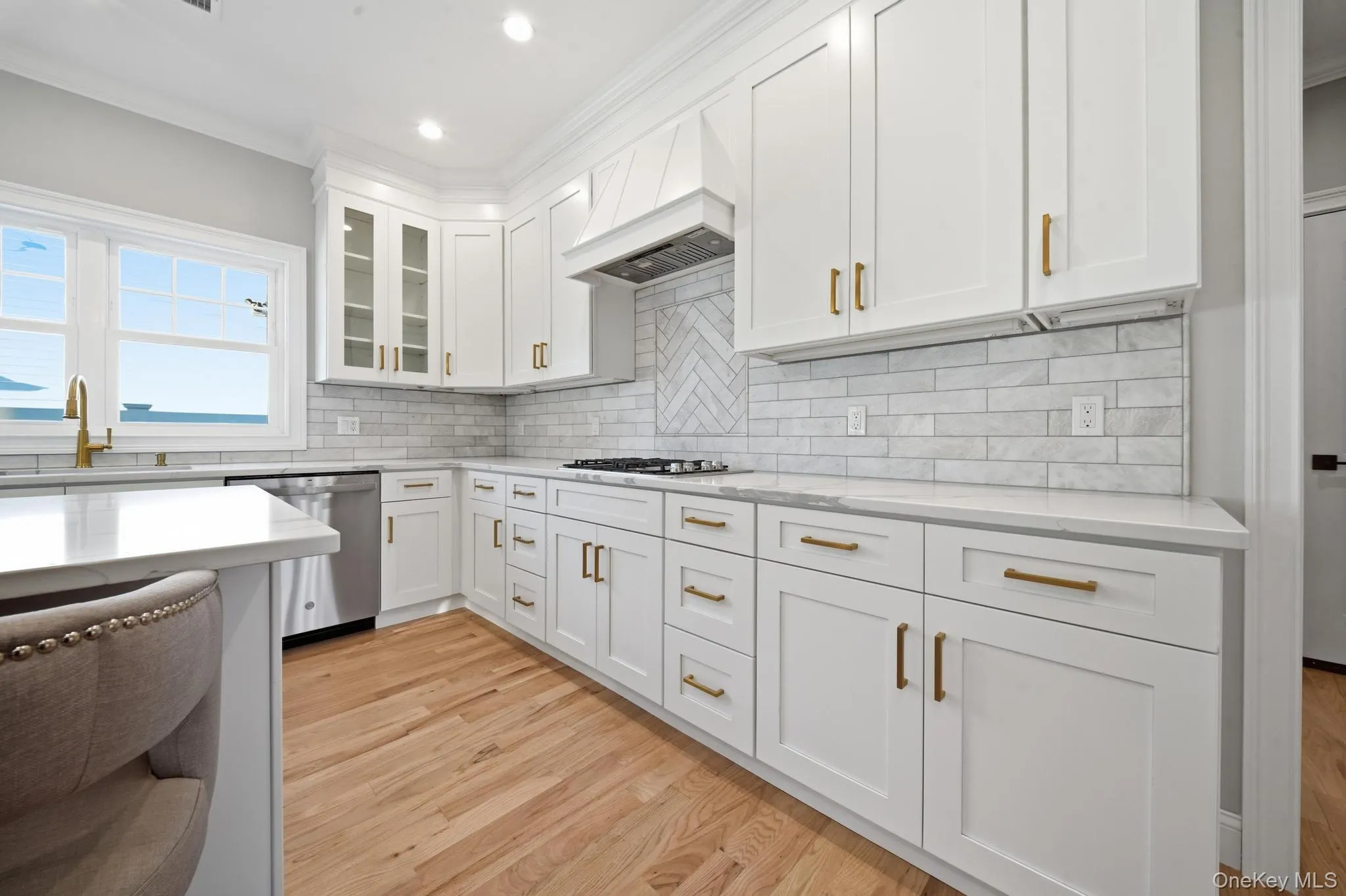 43 Barter Lane, Oyster Bay, NY, 5 Bedrooms Bedrooms, 9 Rooms Rooms,3 BathroomsBathrooms,Residential,For Rent,Barter,0,980913 43 Barter Lane, Oyster Bay, NY, 5 Bedrooms Bedrooms, 9 Rooms Rooms,3 BathroomsBathrooms,Residential,For Rent,Barter,0,980913