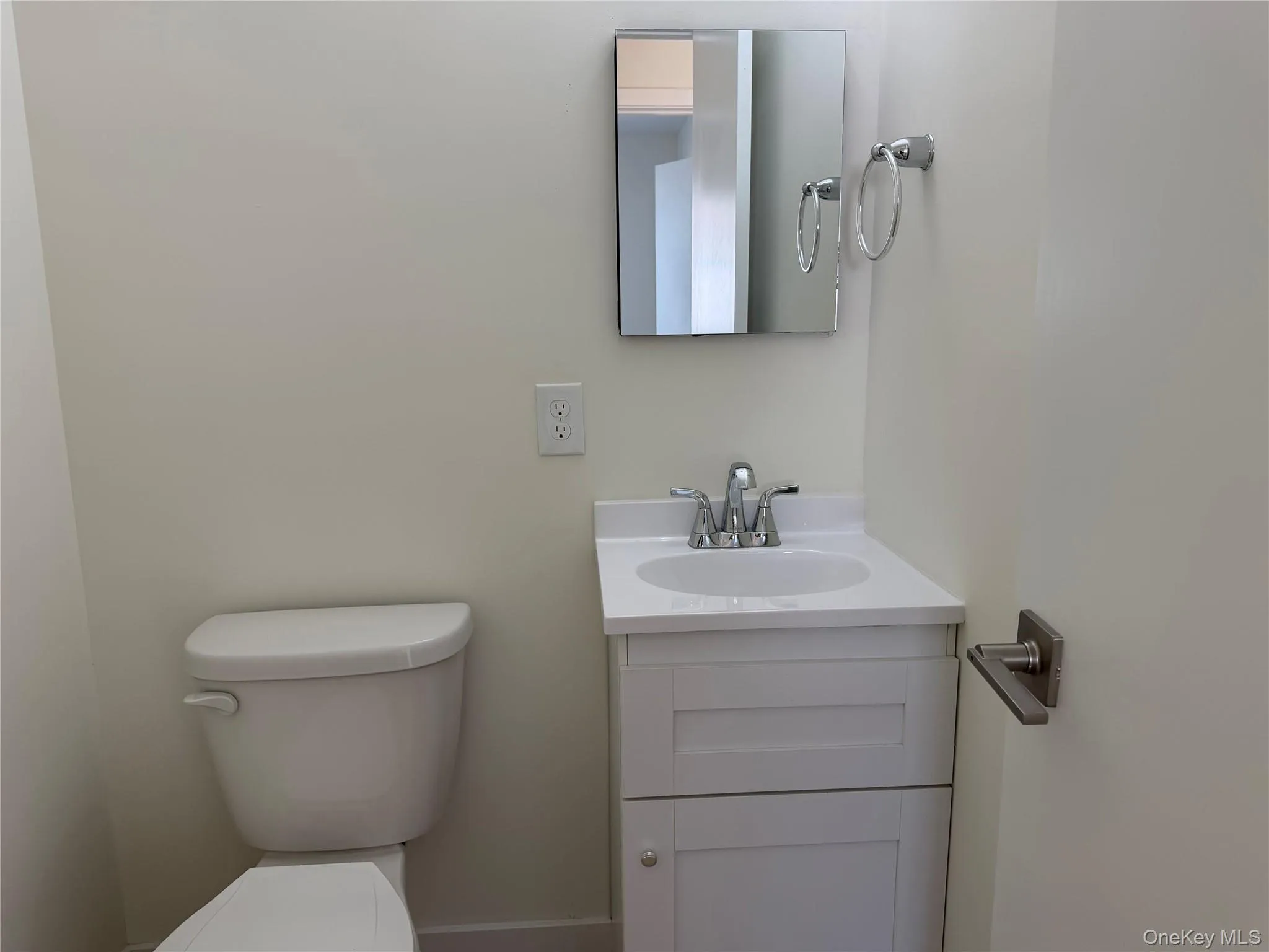 5 Colonial Drive, Wappinger, NY, 2 Bedrooms Bedrooms, 6 Rooms Rooms,1 BathroomBathrooms,Residential Lease,For Rent,Colonial,0,980916 5 Colonial Drive, Wappinger, NY, 2 Bedrooms Bedrooms, 6 Rooms Rooms,1 BathroomBathrooms,Residential Lease,For Rent,Colonial,0,980916