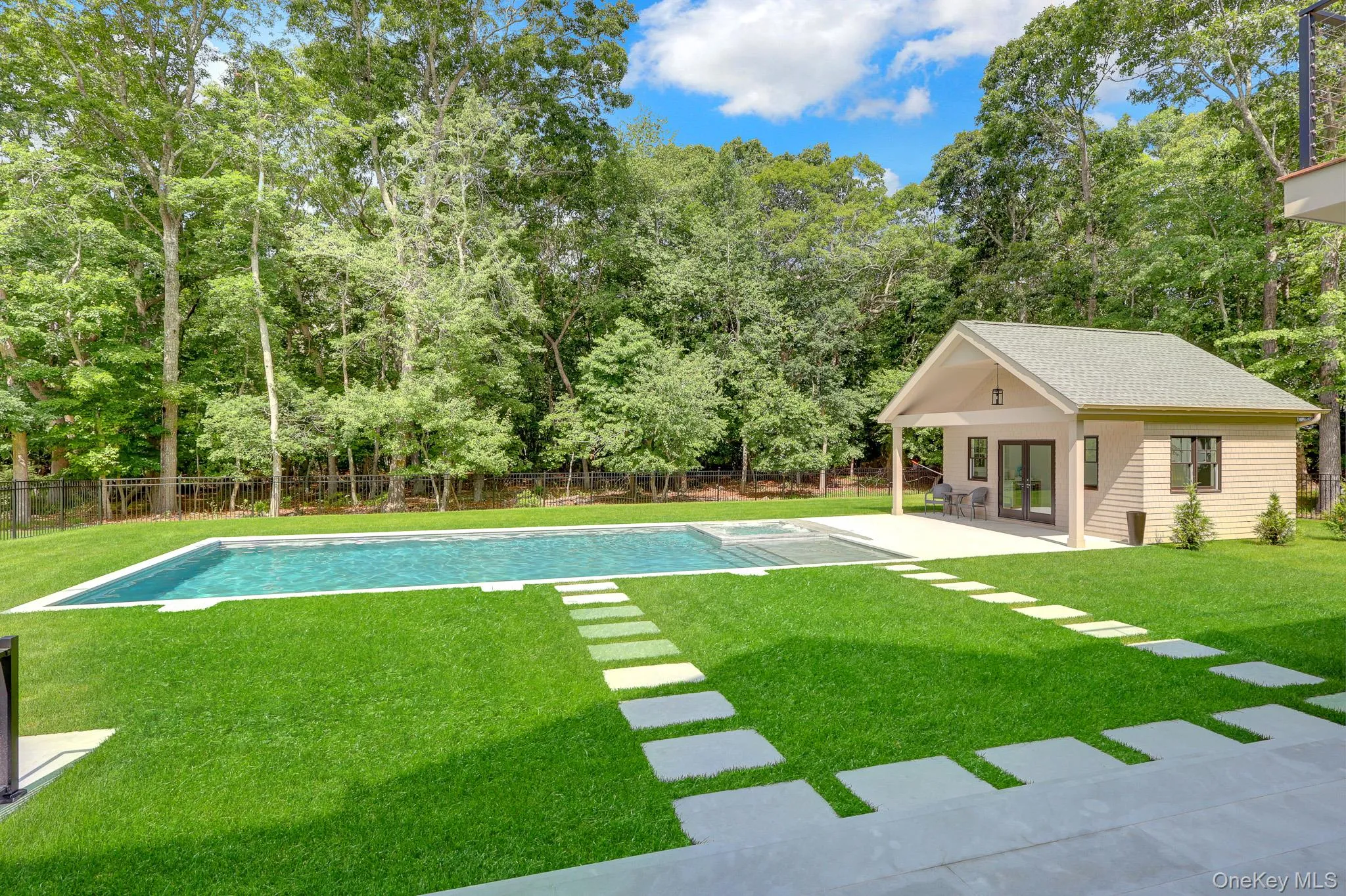 69 Jagger Lane, Southampton, New York 11977