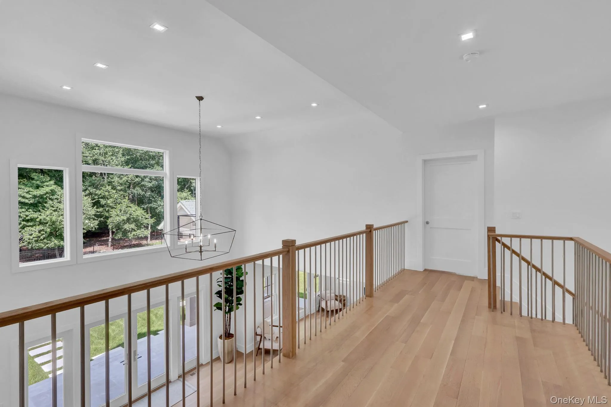 69 Jagger Lane, Southampton, New York 11977
