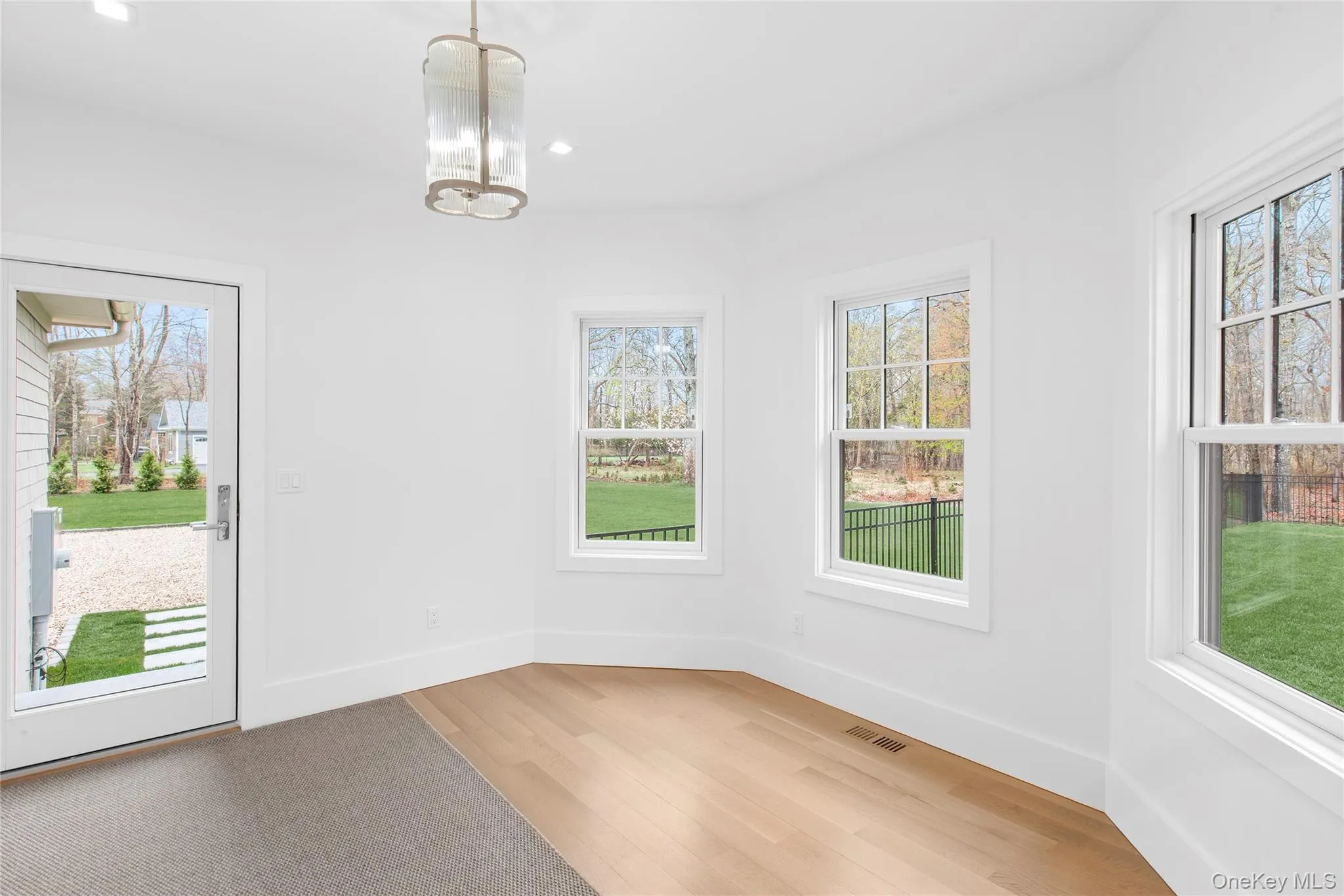 69 Jagger Lane, Southampton, New York 11977