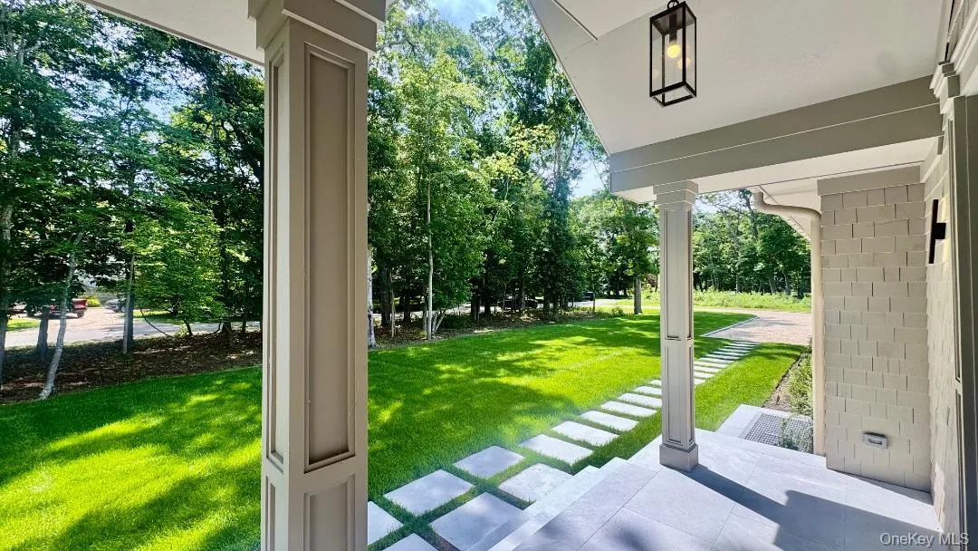 69 Jagger Lane, Southampton, New York 11977