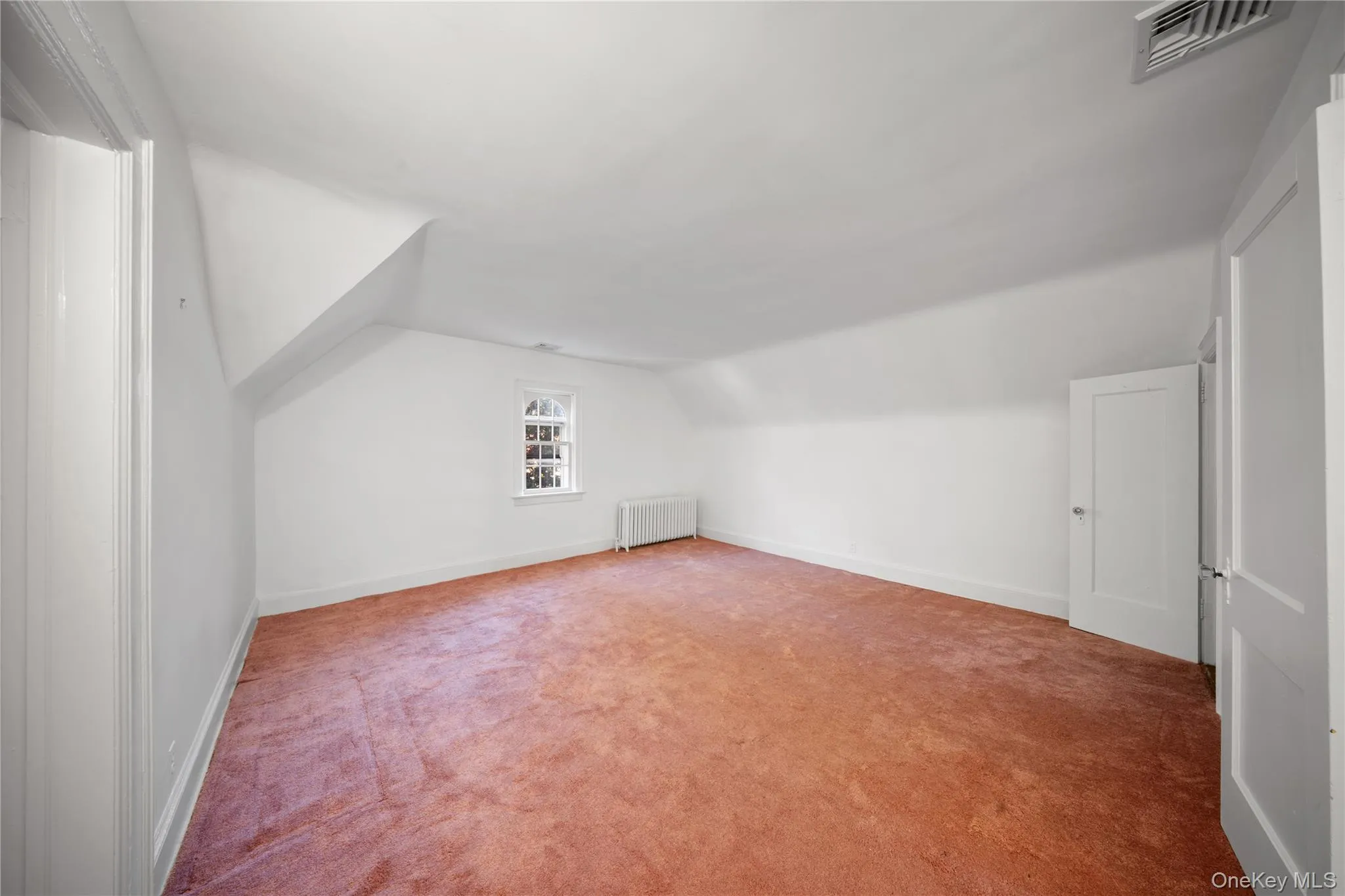 5 Bedrooms 5 Bedrooms