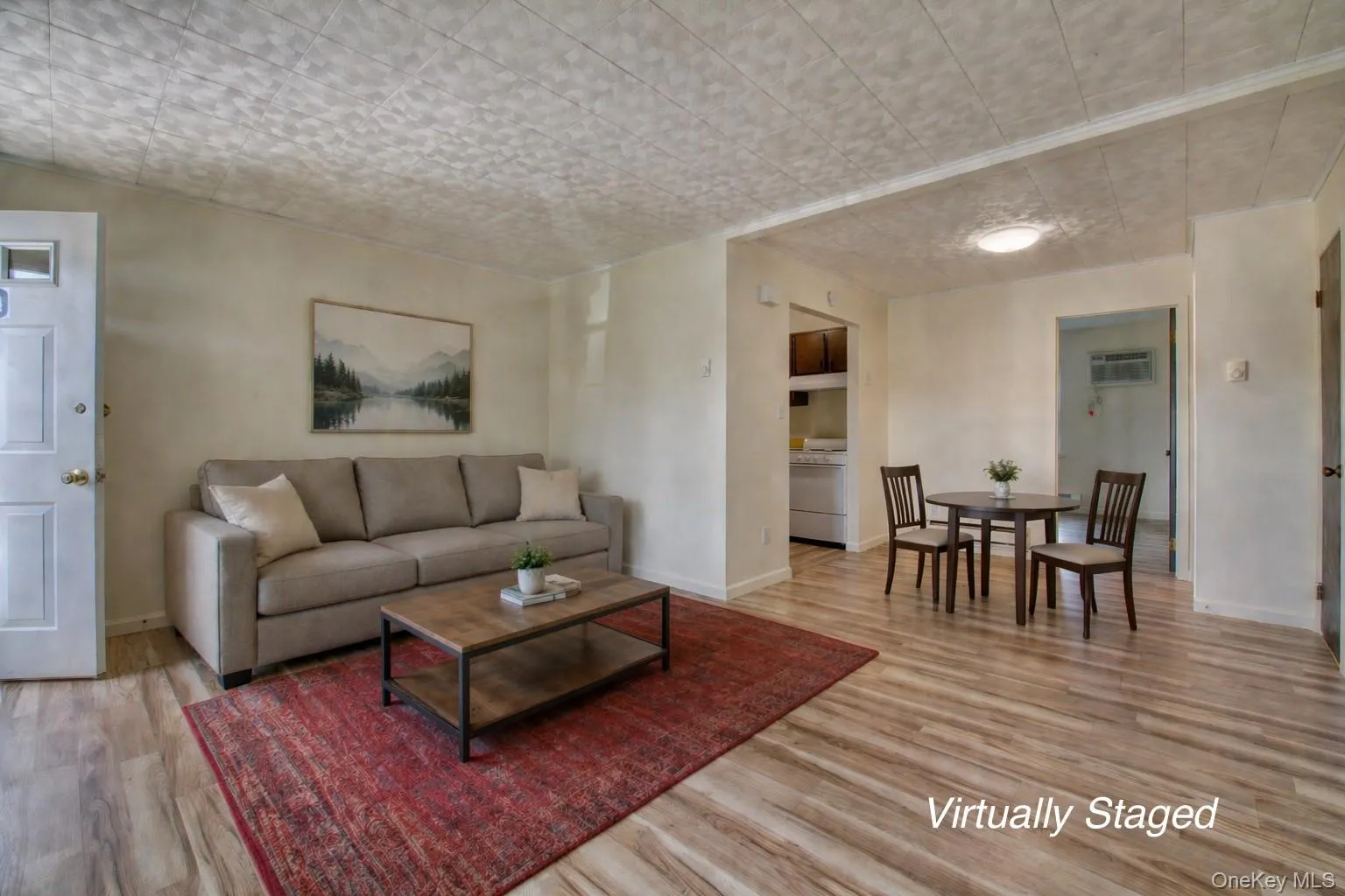 living/dining roomvirtually staged living/dining roomvirtually staged