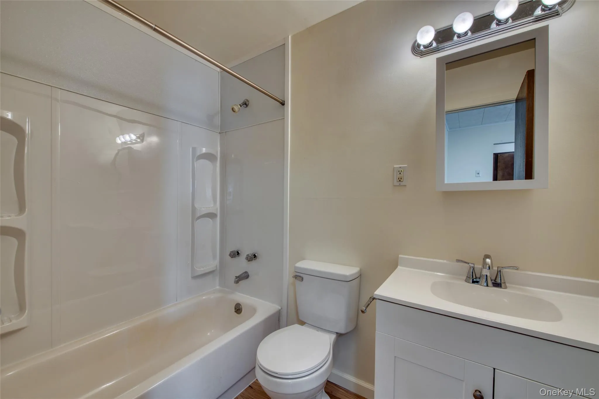 full bathroom full bathroom