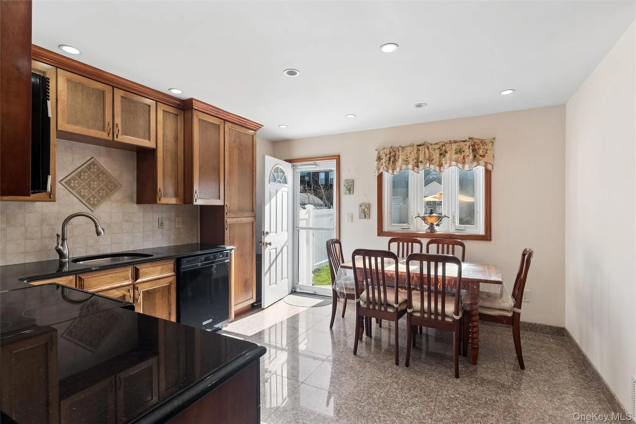 Eat In Kitchen Eat In Kitchen