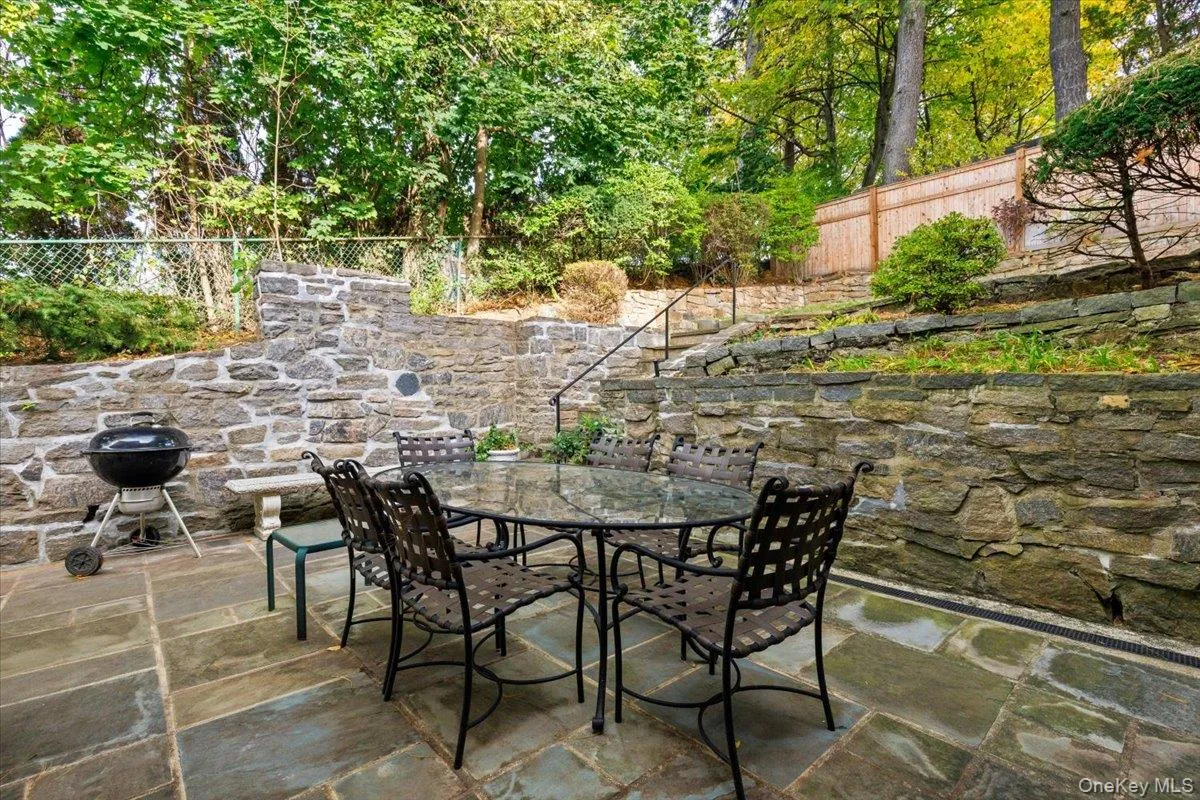Bluestone patio Bluestone patio