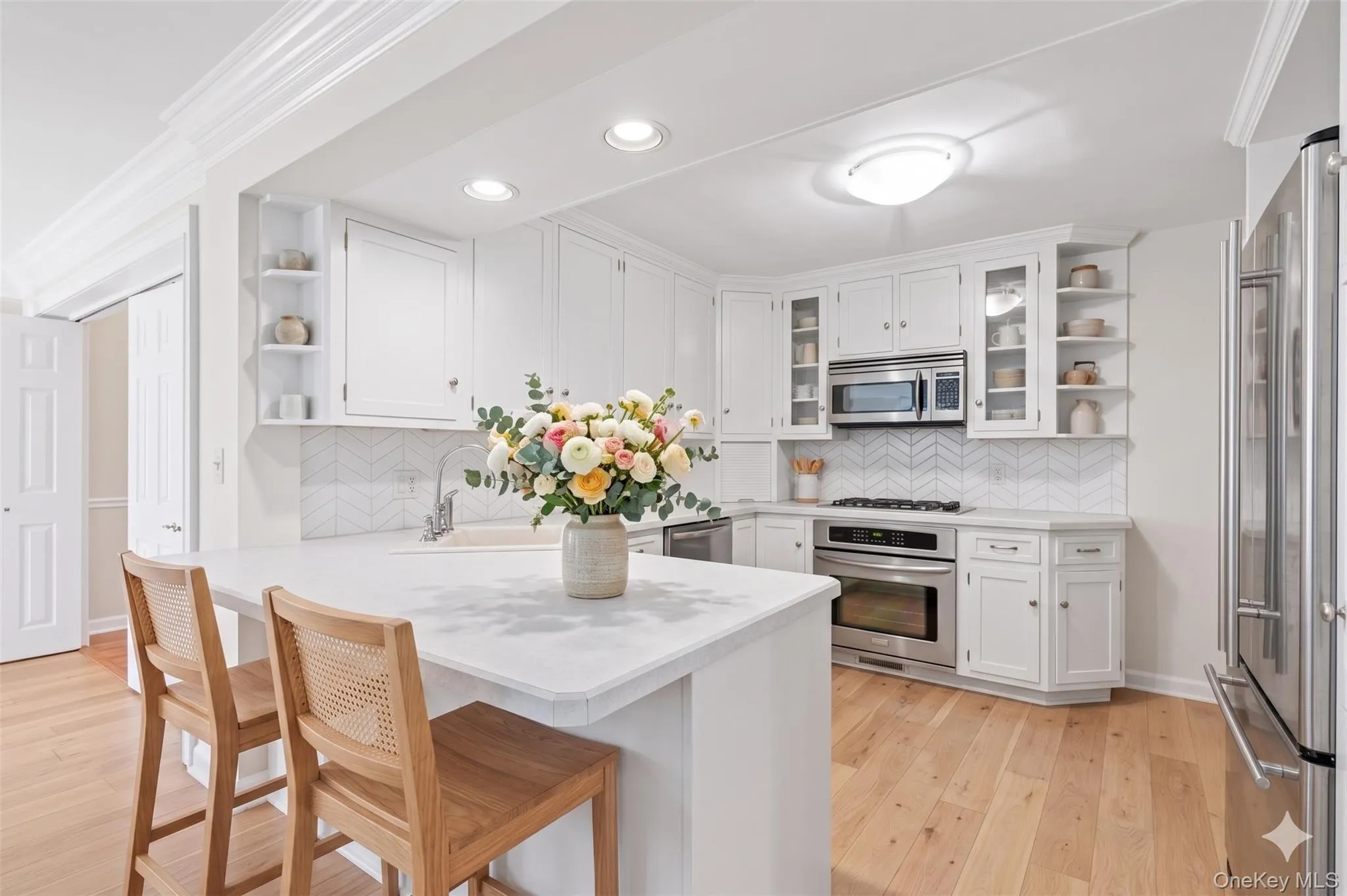 Same layout, virtually renovated Same layout, virtually renovated