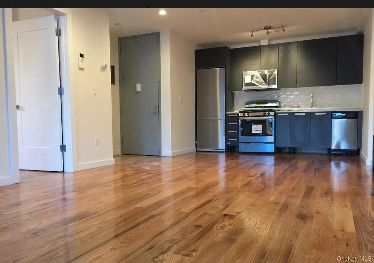 103 Varet Street, New York, NY, 1 Bedroom Bedrooms, 3 Rooms Rooms,1 BathroomBathrooms,Residential Lease,For Rent,Varet,0,980961 103 Varet Street, New York, NY, 1 Bedroom Bedrooms, 3 Rooms Rooms,1 BathroomBathrooms,Residential Lease,For Rent,Varet,0,980961