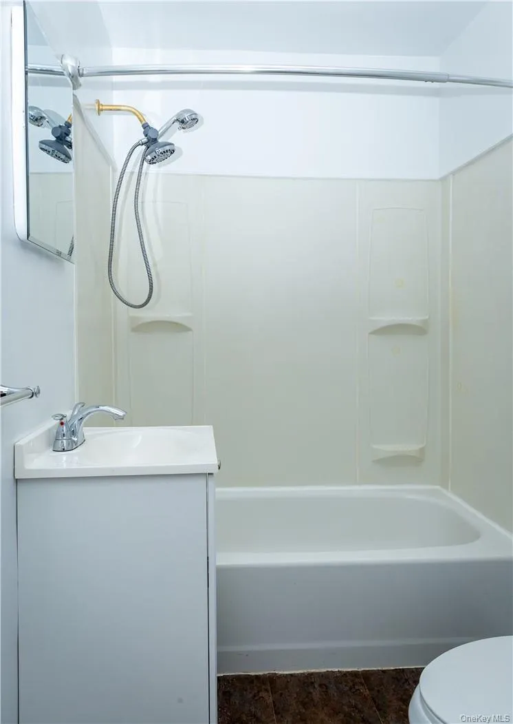 Full bath with tub. Full bath with tub.