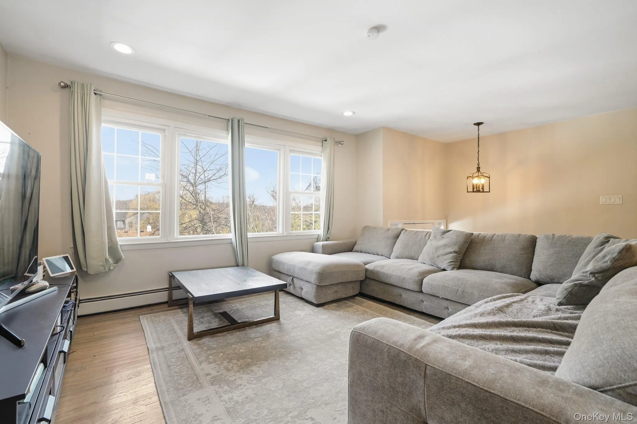 14 Dickinson Avenue, Clarkstown, NY, 4 Bedrooms Bedrooms, 10 Rooms Rooms,2 BathroomsBathrooms,Residential Sale,For Rent,Dickinson,0,980982 14 Dickinson Avenue, Clarkstown, NY, 4 Bedrooms Bedrooms, 10 Rooms Rooms,2 BathroomsBathrooms,Residential Sale,For Rent,Dickinson,0,980982