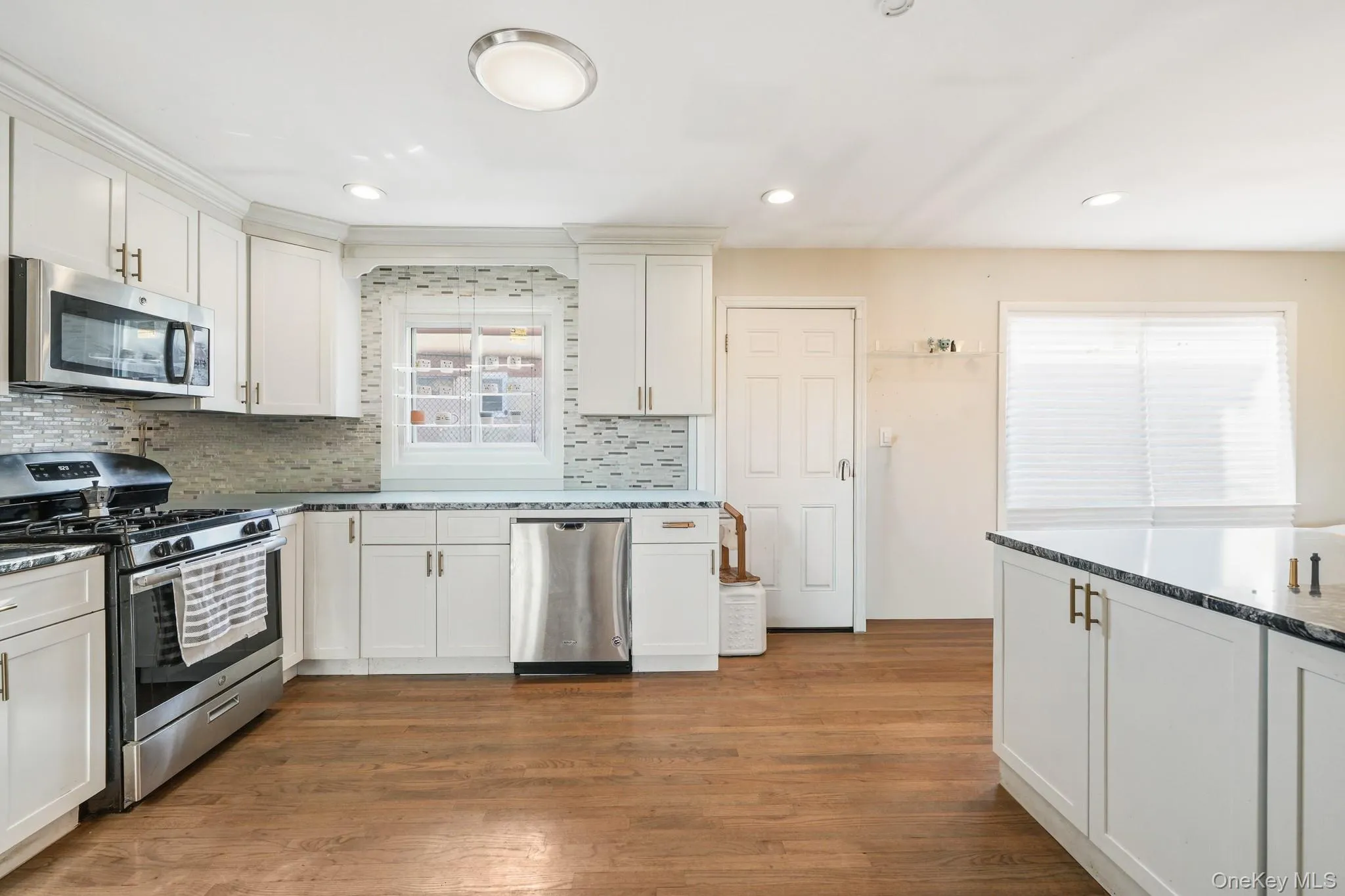 14 Dickinson Avenue, Clarkstown, NY, 4 Bedrooms Bedrooms, 10 Rooms Rooms,2 BathroomsBathrooms,Residential Sale,For Rent,Dickinson,0,980982 14 Dickinson Avenue, Clarkstown, NY, 4 Bedrooms Bedrooms, 10 Rooms Rooms,2 BathroomsBathrooms,Residential Sale,For Rent,Dickinson,0,980982