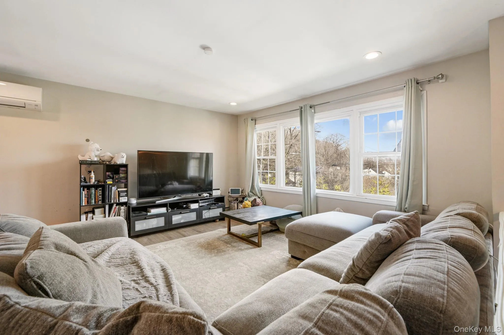 14 Dickinson Avenue, Clarkstown, NY, 4 Bedrooms Bedrooms, 10 Rooms Rooms,2 BathroomsBathrooms,Residential Sale,For Rent,Dickinson,0,980982 14 Dickinson Avenue, Clarkstown, NY, 4 Bedrooms Bedrooms, 10 Rooms Rooms,2 BathroomsBathrooms,Residential Sale,For Rent,Dickinson,0,980982
