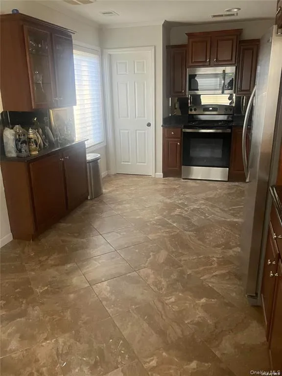 389 Clubhouse Court, Brookhaven, NY, 2 Bedrooms Bedrooms, 4 Rooms Rooms,2 BathroomsBathrooms,Residential Lease,For Rent,Clubhouse,0,981000 389 Clubhouse Court, Brookhaven, NY, 2 Bedrooms Bedrooms, 4 Rooms Rooms,2 BathroomsBathrooms,Residential Lease,For Rent,Clubhouse,0,981000