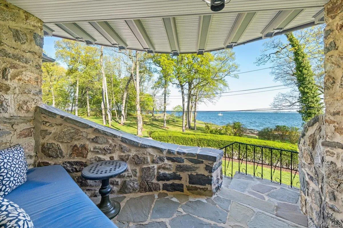 56 Park Avenue, Mamaroneck, NY, 5 Bedrooms Bedrooms, 11 Rooms Rooms,5 BathroomsBathrooms,Residential,For Rent,Park,0,981012 56 Park Avenue, Mamaroneck, NY, 5 Bedrooms Bedrooms, 11 Rooms Rooms,5 BathroomsBathrooms,Residential,For Rent,Park,0,981012