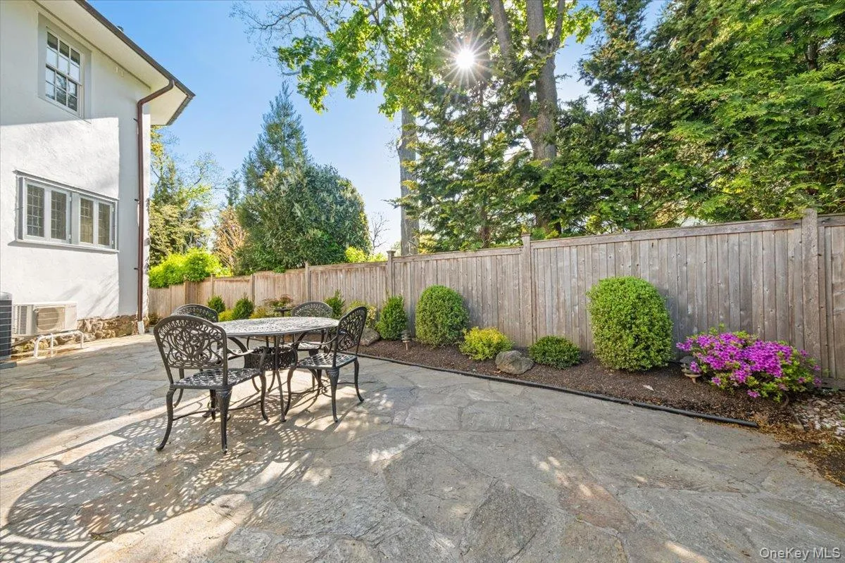 56 Park Avenue, Mamaroneck, NY, 5 Bedrooms Bedrooms, 11 Rooms Rooms,5 BathroomsBathrooms,Residential,For Rent,Park,0,981012 56 Park Avenue, Mamaroneck, NY, 5 Bedrooms Bedrooms, 11 Rooms Rooms,5 BathroomsBathrooms,Residential,For Rent,Park,0,981012