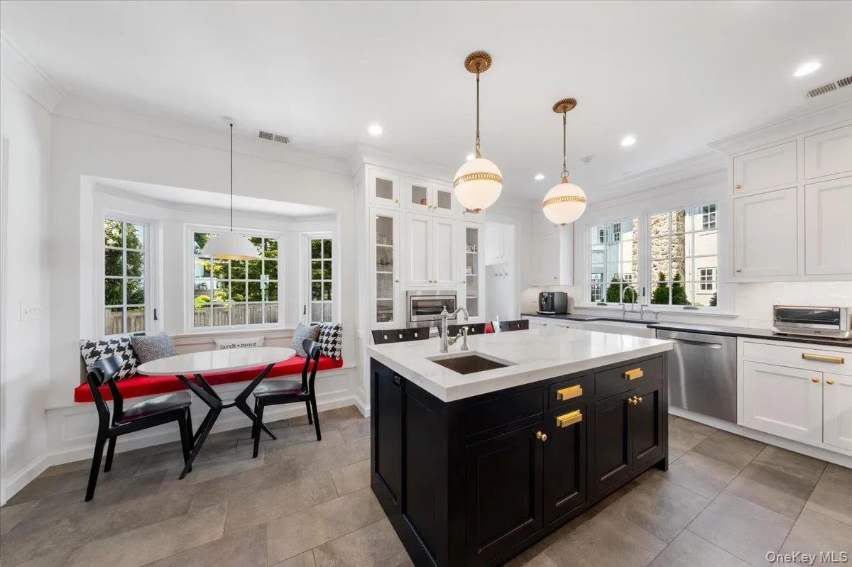 56 Park Avenue, Mamaroneck, NY, 5 Bedrooms Bedrooms, 11 Rooms Rooms,5 BathroomsBathrooms,Residential,For Rent,Park,0,981012 56 Park Avenue, Mamaroneck, NY, 5 Bedrooms Bedrooms, 11 Rooms Rooms,5 BathroomsBathrooms,Residential,For Rent,Park,0,981012
