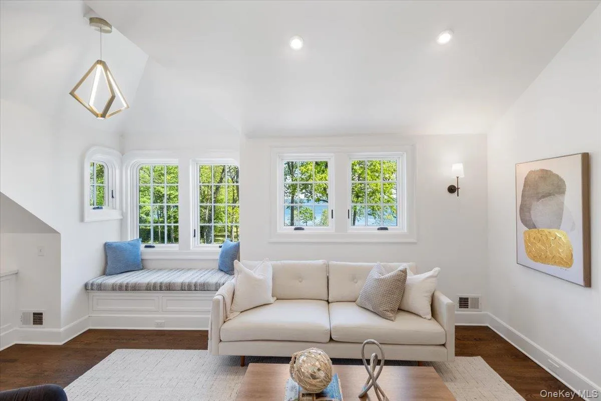56 Park Avenue, Mamaroneck, NY, 5 Bedrooms Bedrooms, 11 Rooms Rooms,5 BathroomsBathrooms,Residential,For Rent,Park,0,981012 56 Park Avenue, Mamaroneck, NY, 5 Bedrooms Bedrooms, 11 Rooms Rooms,5 BathroomsBathrooms,Residential,For Rent,Park,0,981012