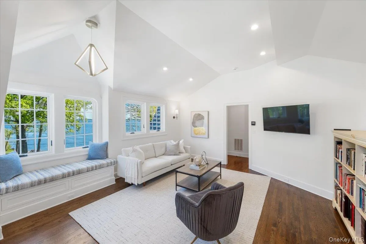 56 Park Avenue, Mamaroneck, NY, 5 Bedrooms Bedrooms, 11 Rooms Rooms,5 BathroomsBathrooms,Residential,For Rent,Park,0,981012 56 Park Avenue, Mamaroneck, NY, 5 Bedrooms Bedrooms, 11 Rooms Rooms,5 BathroomsBathrooms,Residential,For Rent,Park,0,981012