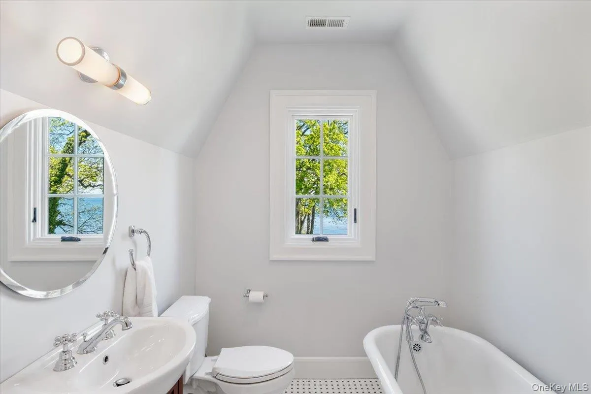 56 Park Avenue, Mamaroneck, NY, 5 Bedrooms Bedrooms, 11 Rooms Rooms,5 BathroomsBathrooms,Residential,For Rent,Park,0,981012 56 Park Avenue, Mamaroneck, NY, 5 Bedrooms Bedrooms, 11 Rooms Rooms,5 BathroomsBathrooms,Residential,For Rent,Park,0,981012