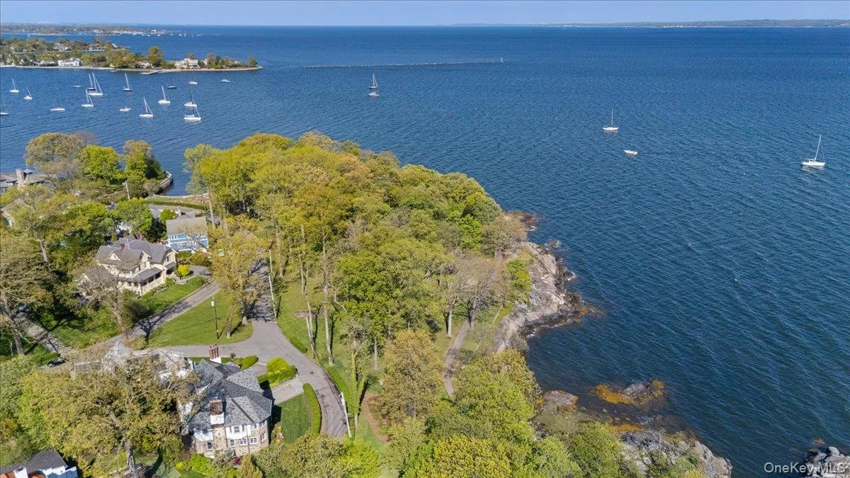 56 Park Avenue, Mamaroneck, NY, 5 Bedrooms Bedrooms, 11 Rooms Rooms,5 BathroomsBathrooms,Residential,For Rent,Park,0,981012 56 Park Avenue, Mamaroneck, NY, 5 Bedrooms Bedrooms, 11 Rooms Rooms,5 BathroomsBathrooms,Residential,For Rent,Park,0,981012