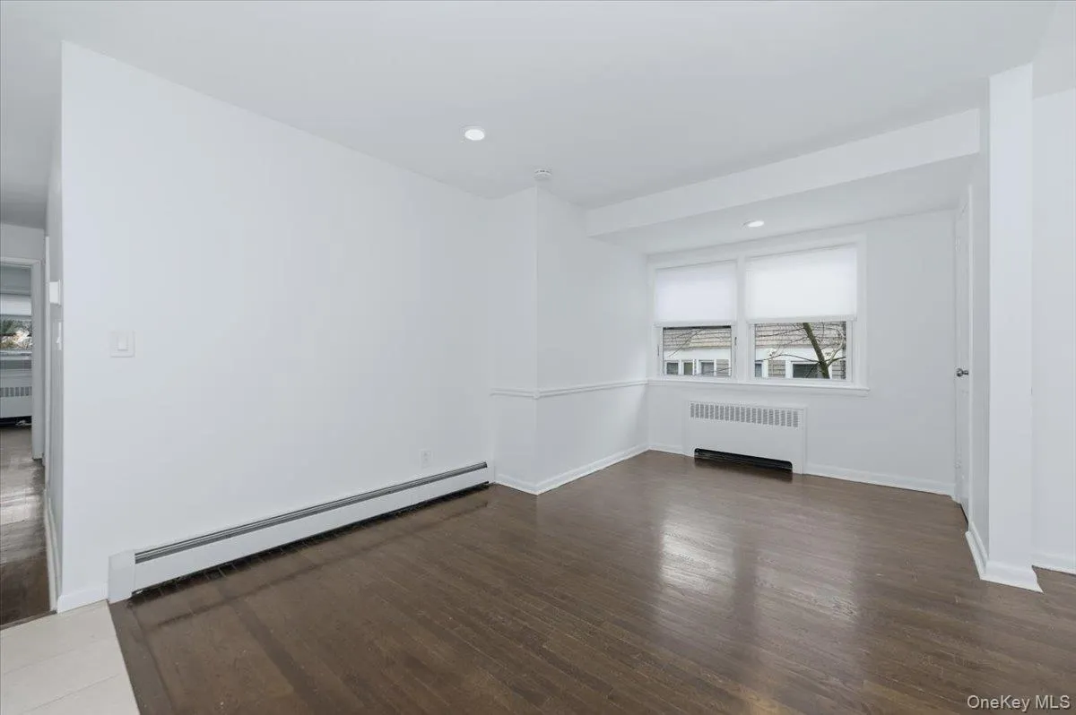 98 Nassau Road, Huntington, NY, 3 Bedrooms Bedrooms, 6 Rooms Rooms,1 BathroomBathrooms,Residential Lease,For Rent,Nassau,0,981047 98 Nassau Road, Huntington, NY, 3 Bedrooms Bedrooms, 6 Rooms Rooms,1 BathroomBathrooms,Residential Lease,For Rent,Nassau,0,981047