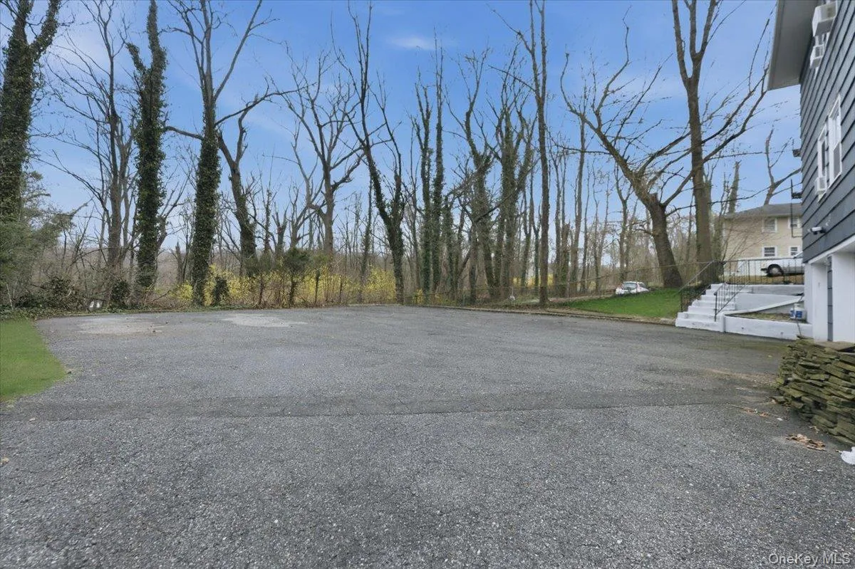 98 Nassau Road, Huntington, NY, 3 Bedrooms Bedrooms, 6 Rooms Rooms,1 BathroomBathrooms,Residential Lease,For Rent,Nassau,0,981047 98 Nassau Road, Huntington, NY, 3 Bedrooms Bedrooms, 6 Rooms Rooms,1 BathroomBathrooms,Residential Lease,For Rent,Nassau,0,981047