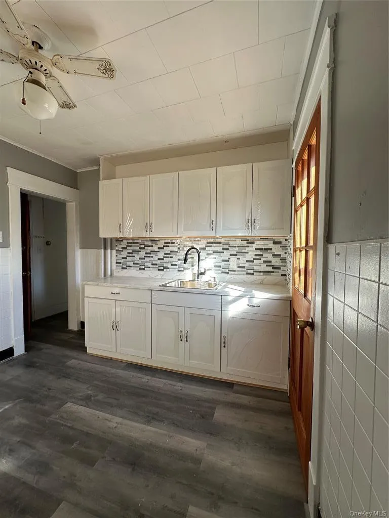 9 Elizabeth Street, Port Jervis, NY, 2 Bedroom Bedrooms, 4 Room Rooms,1 BathroomBathrooms,Residential Lease,For Rent,Elizabeth,0,981054 9 Elizabeth Street, Port Jervis, NY, 2 Bedroom Bedrooms, 4 Room Rooms,1 BathroomBathrooms,Residential Lease,For Rent,Elizabeth,0,981054