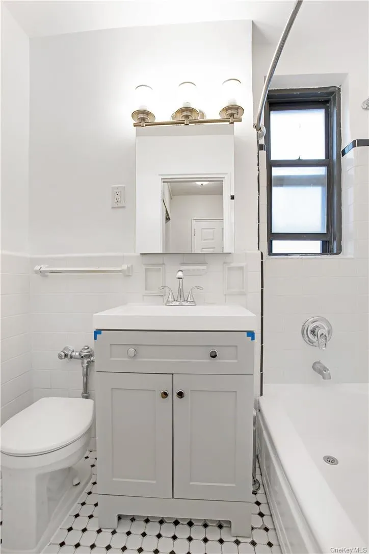 411 Bronx River Road, Yonkers, NY, 2 Bedrooms Bedrooms, 5 Rooms Rooms,2 BathroomsBathrooms,Residential Lease,For Rent,Bronx River,0,981062 411 Bronx River Road, Yonkers, NY, 2 Bedrooms Bedrooms, 5 Rooms Rooms,2 BathroomsBathrooms,Residential Lease,For Rent,Bronx River,0,981062