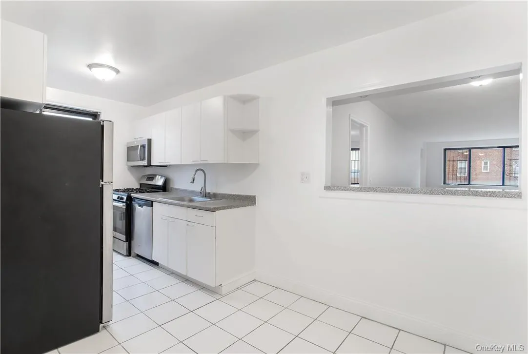 411 Bronx River Road, Yonkers, NY, 2 Bedrooms Bedrooms, 5 Rooms Rooms,2 BathroomsBathrooms,Residential Lease,For Rent,Bronx River,0,981062 411 Bronx River Road, Yonkers, NY, 2 Bedrooms Bedrooms, 5 Rooms Rooms,2 BathroomsBathrooms,Residential Lease,For Rent,Bronx River,0,981062