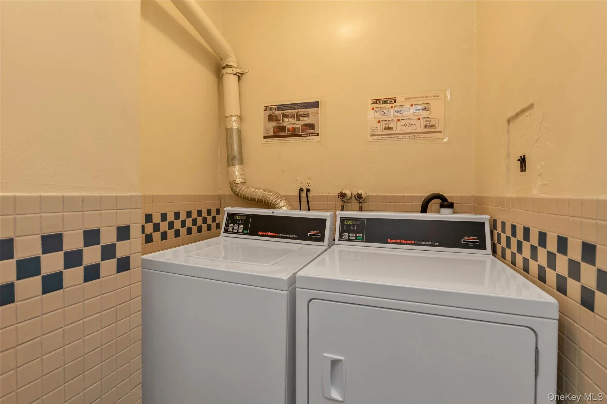 2 Laundry Rooms per Floor 2 Laundry Rooms per Floor