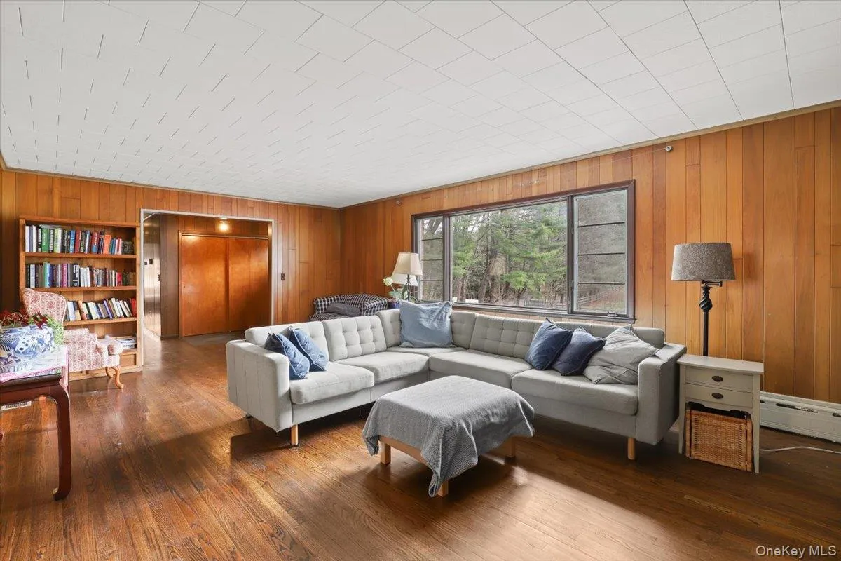 6 Annarock Drive, Somers, NY, 6 Bedrooms Bedrooms, 10 Rooms Rooms,4 BathroomsBathrooms,Residential,For Rent,Annarock,0,981087 6 Annarock Drive, Somers, NY, 6 Bedrooms Bedrooms, 10 Rooms Rooms,4 BathroomsBathrooms,Residential,For Rent,Annarock,0,981087
