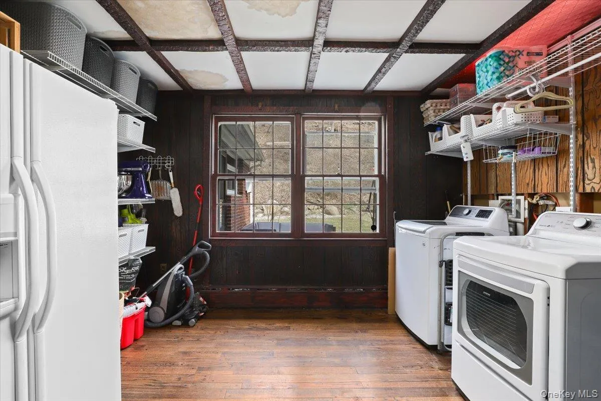6 Annarock Drive, Somers, NY, 6 Bedrooms Bedrooms, 10 Rooms Rooms,4 BathroomsBathrooms,Residential,For Rent,Annarock,0,981087 6 Annarock Drive, Somers, NY, 6 Bedrooms Bedrooms, 10 Rooms Rooms,4 BathroomsBathrooms,Residential,For Rent,Annarock,0,981087