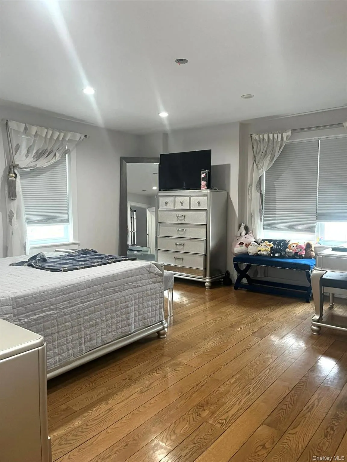 27-15 Butler Street, New York, NY, 5 Bedrooms Bedrooms, 8 Rooms Rooms,4 BathroomsBathrooms,Residential,For Rent,Butler,0,981092 27-15 Butler Street, New York, NY, 5 Bedrooms Bedrooms, 8 Rooms Rooms,4 BathroomsBathrooms,Residential,For Rent,Butler,0,981092