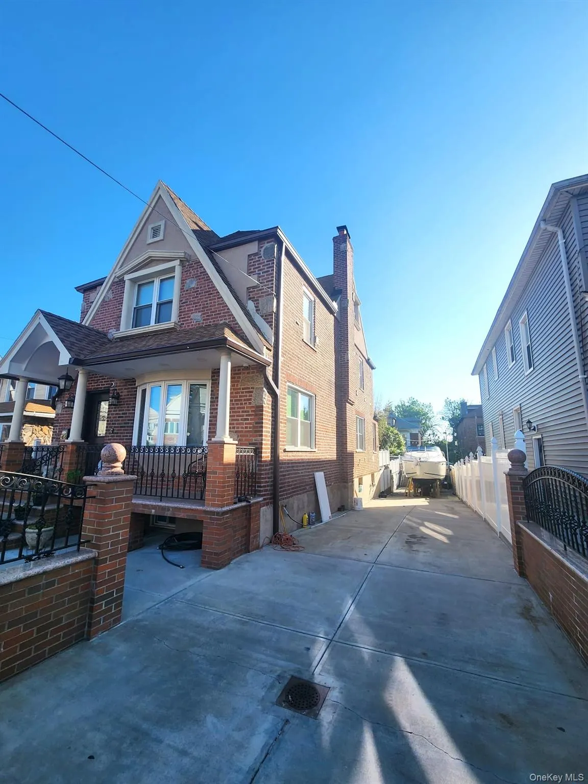 27-15 Butler Street, New York, NY, 5 Bedrooms Bedrooms, 8 Rooms Rooms,4 BathroomsBathrooms,Residential,For Rent,Butler,0,981092 27-15 Butler Street, New York, NY, 5 Bedrooms Bedrooms, 8 Rooms Rooms,4 BathroomsBathrooms,Residential,For Rent,Butler,0,981092