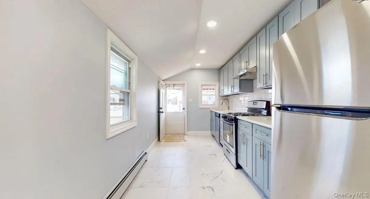 132 Shaw Avenue, Hempstead, NY, 2 Bedrooms Bedrooms, 5 Rooms Rooms,1 BathroomBathrooms,Residential Lease,For Rent,Shaw,0,981115 132 Shaw Avenue, Hempstead, NY, 2 Bedrooms Bedrooms, 5 Rooms Rooms,1 BathroomBathrooms,Residential Lease,For Rent,Shaw,0,981115