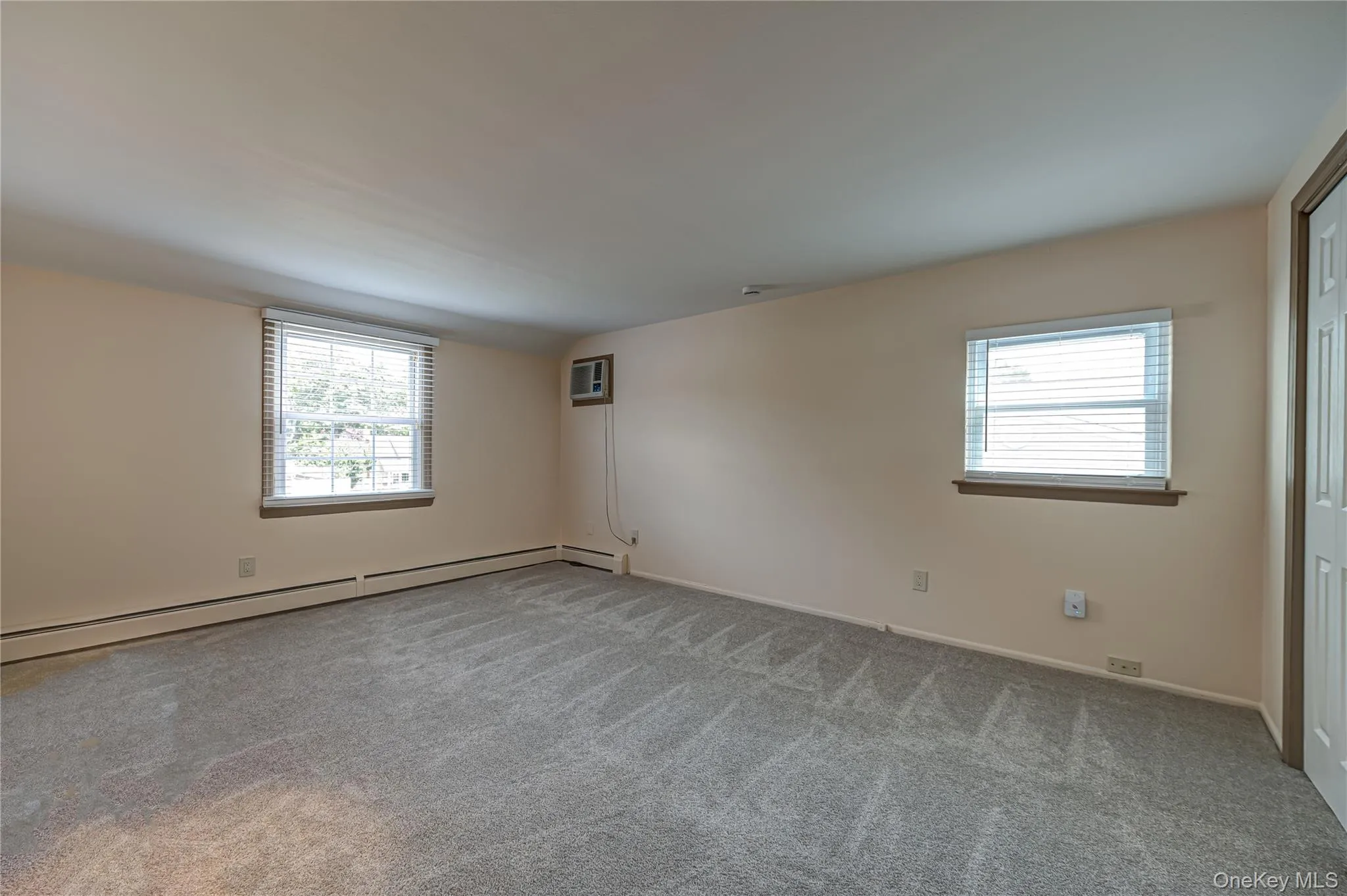 16 Sussex Lane, Smithtown, NY, 4 Bedrooms Bedrooms, 9 Rooms Rooms,3 BathroomsBathrooms,Residential,For Rent,Sussex,0,981117 16 Sussex Lane, Smithtown, NY, 4 Bedrooms Bedrooms, 9 Rooms Rooms,3 BathroomsBathrooms,Residential,For Rent,Sussex,0,981117