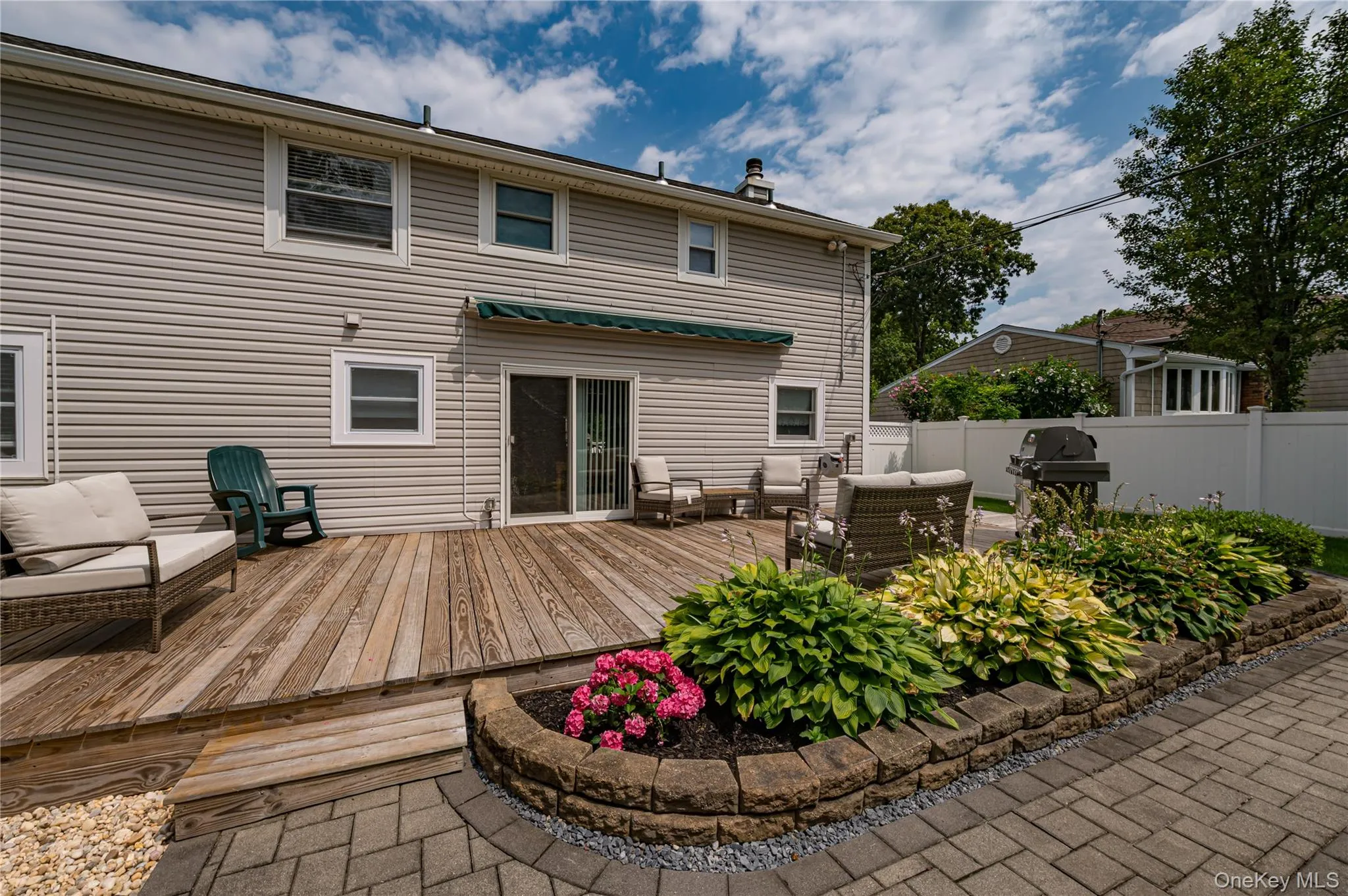 16 Sussex Lane, Smithtown, NY, 4 Bedrooms Bedrooms, 9 Rooms Rooms,3 BathroomsBathrooms,Residential,For Rent,Sussex,0,981117 16 Sussex Lane, Smithtown, NY, 4 Bedrooms Bedrooms, 9 Rooms Rooms,3 BathroomsBathrooms,Residential,For Rent,Sussex,0,981117