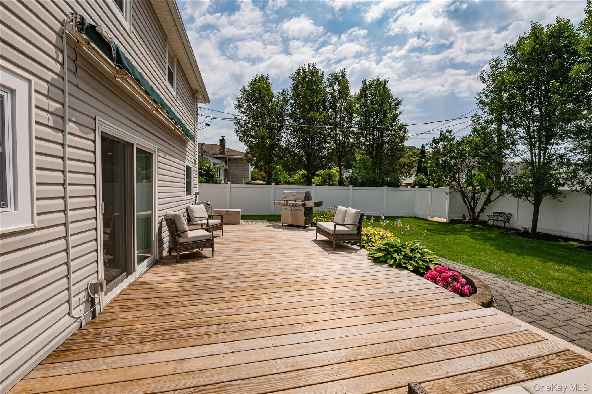 16 Sussex Lane, Smithtown, NY, 4 Bedrooms Bedrooms, 9 Rooms Rooms,3 BathroomsBathrooms,Residential,For Rent,Sussex,0,981117 16 Sussex Lane, Smithtown, NY, 4 Bedrooms Bedrooms, 9 Rooms Rooms,3 BathroomsBathrooms,Residential,For Rent,Sussex,0,981117