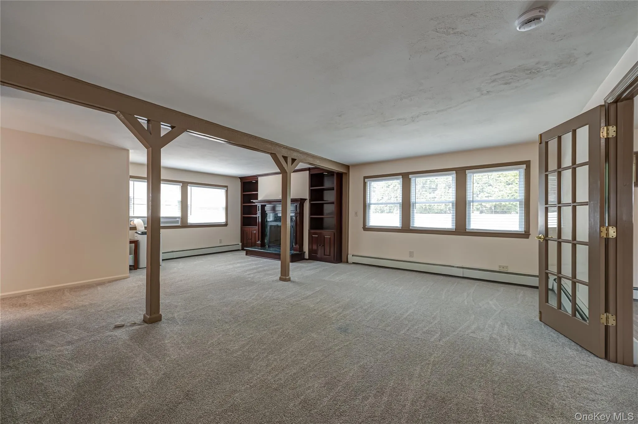 16 Sussex Lane, Smithtown, NY, 4 Bedrooms Bedrooms, 9 Rooms Rooms,3 BathroomsBathrooms,Residential,For Rent,Sussex,0,981117 16 Sussex Lane, Smithtown, NY, 4 Bedrooms Bedrooms, 9 Rooms Rooms,3 BathroomsBathrooms,Residential,For Rent,Sussex,0,981117