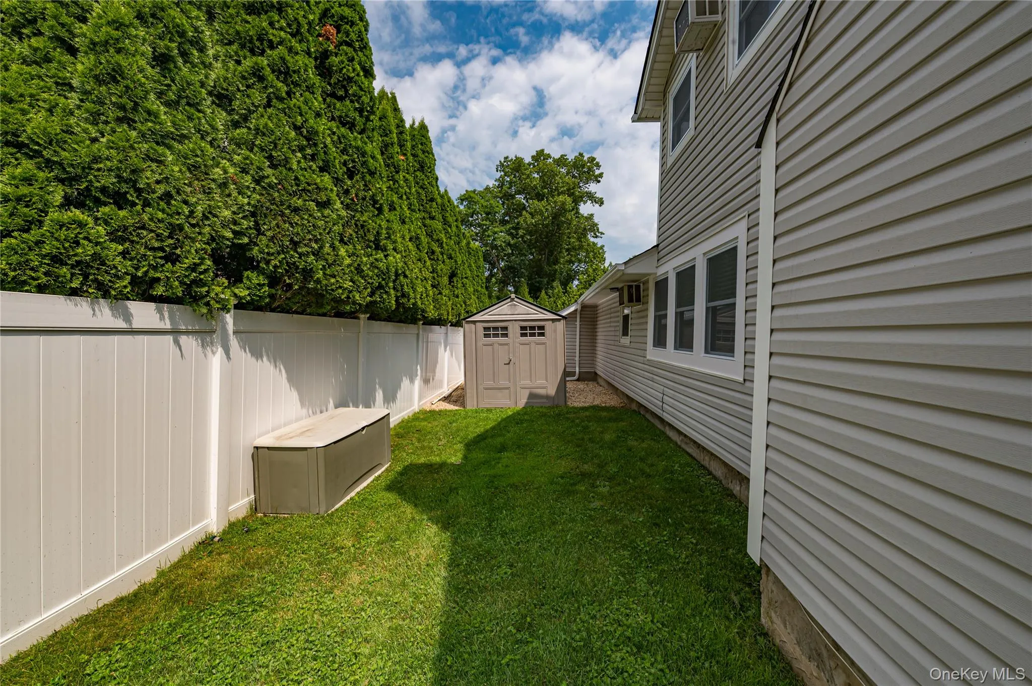 16 Sussex Lane, Smithtown, NY, 4 Bedrooms Bedrooms, 9 Rooms Rooms,3 BathroomsBathrooms,Residential,For Rent,Sussex,0,981117 16 Sussex Lane, Smithtown, NY, 4 Bedrooms Bedrooms, 9 Rooms Rooms,3 BathroomsBathrooms,Residential,For Rent,Sussex,0,981117