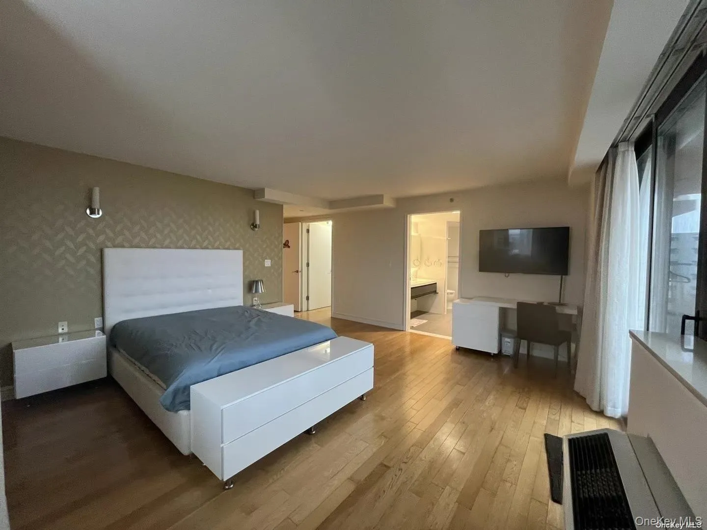 39-16 Prince Street, New York, NY, 3 Bedrooms Bedrooms, 7 Rooms Rooms,3 BathroomsBathrooms,Residential Lease,For Rent,Prince,0,981122 39-16 Prince Street, New York, NY, 3 Bedrooms Bedrooms, 7 Rooms Rooms,3 BathroomsBathrooms,Residential Lease,For Rent,Prince,0,981122
