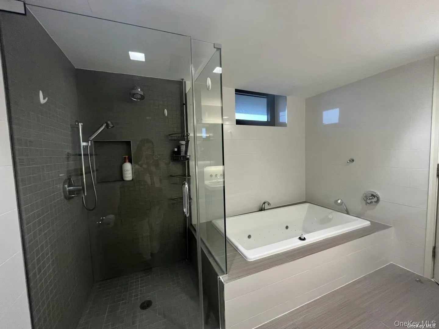 39-16 Prince Street, New York, NY, 3 Bedrooms Bedrooms, 7 Rooms Rooms,3 BathroomsBathrooms,Residential Lease,For Rent,Prince,0,981122 39-16 Prince Street, New York, NY, 3 Bedrooms Bedrooms, 7 Rooms Rooms,3 BathroomsBathrooms,Residential Lease,For Rent,Prince,0,981122