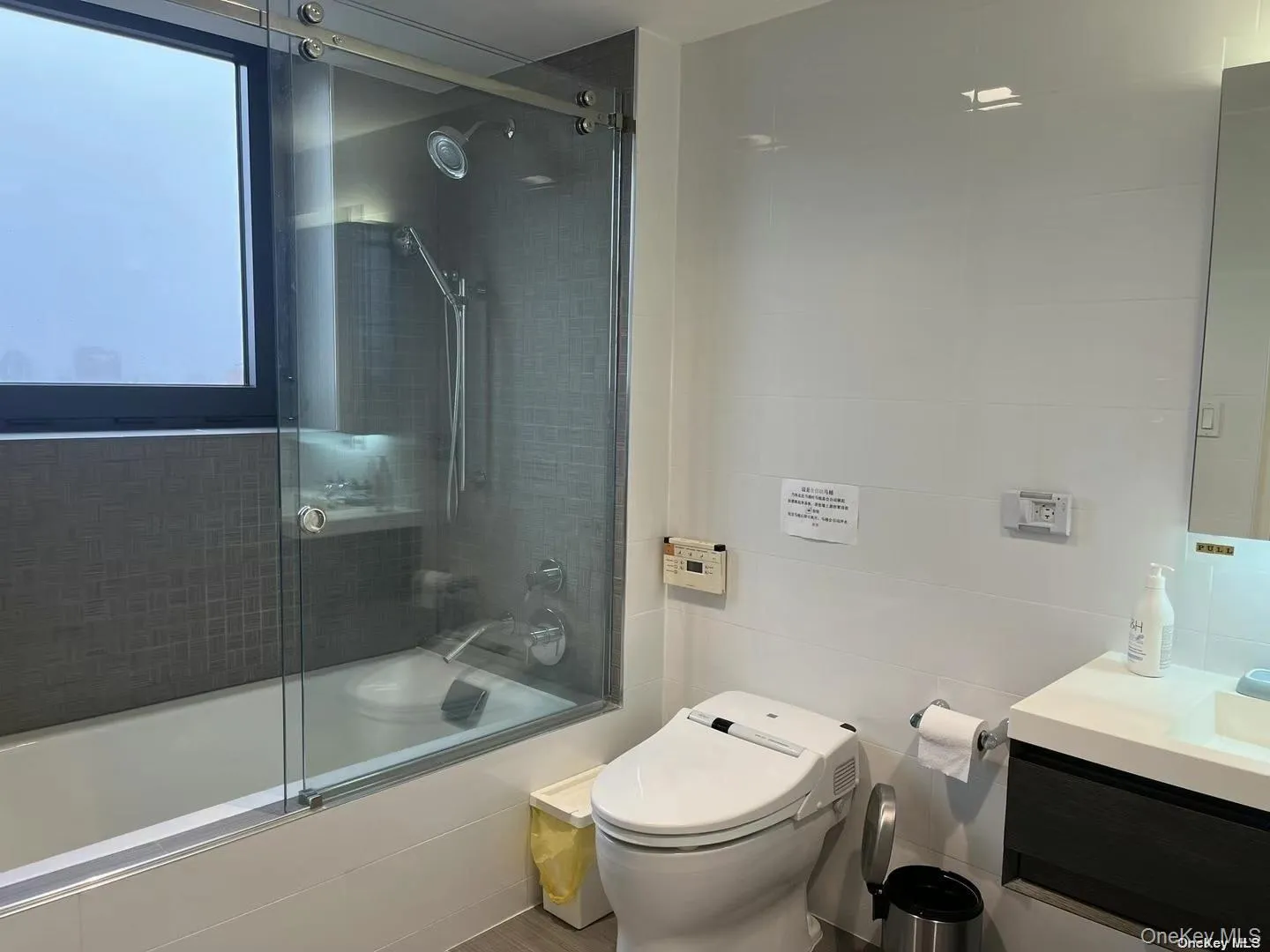 39-16 Prince Street, New York, NY, 3 Bedrooms Bedrooms, 7 Rooms Rooms,3 BathroomsBathrooms,Residential Lease,For Rent,Prince,0,981122 39-16 Prince Street, New York, NY, 3 Bedrooms Bedrooms, 7 Rooms Rooms,3 BathroomsBathrooms,Residential Lease,For Rent,Prince,0,981122