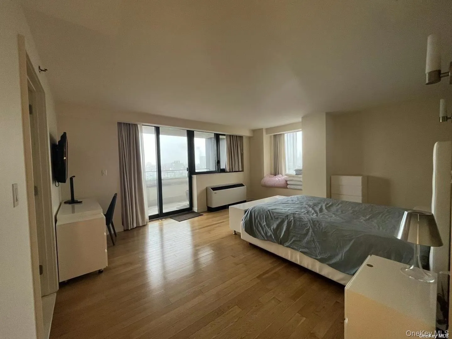 39-16 Prince Street, New York, NY, 3 Bedrooms Bedrooms, 7 Rooms Rooms,3 BathroomsBathrooms,Residential Lease,For Rent,Prince,0,981122 39-16 Prince Street, New York, NY, 3 Bedrooms Bedrooms, 7 Rooms Rooms,3 BathroomsBathrooms,Residential Lease,For Rent,Prince,0,981122