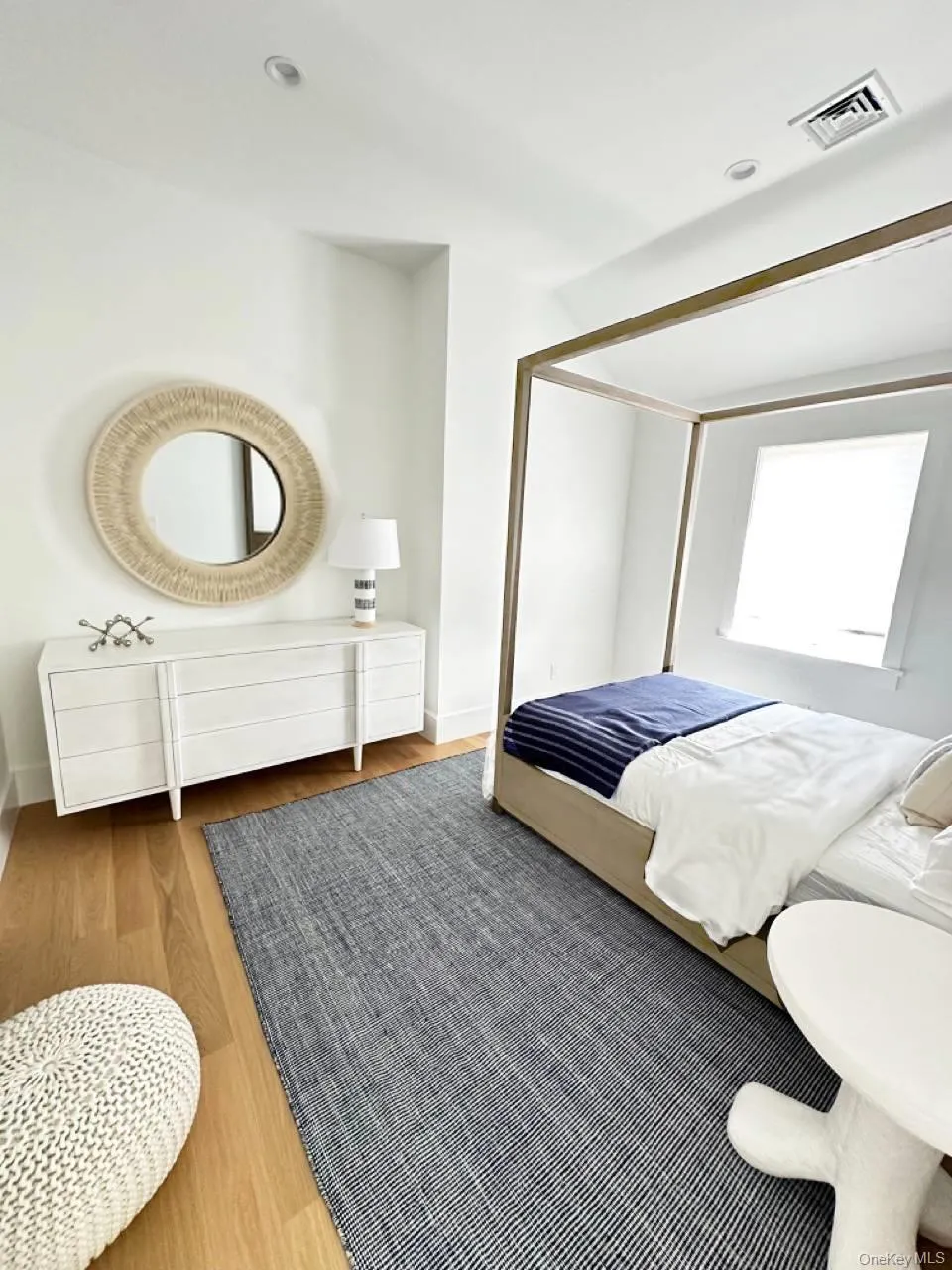 14 Happy Lane, Southampton, NY, 5 Bedrooms Bedrooms, 9 Rooms Rooms,4 BathroomsBathrooms,Residential Lease,For Rent,Happy,0,981136 14 Happy Lane, Southampton, NY, 5 Bedrooms Bedrooms, 9 Rooms Rooms,4 BathroomsBathrooms,Residential Lease,For Rent,Happy,0,981136